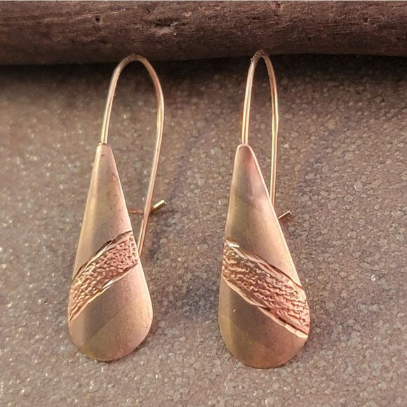 Genuine Vintage 14k Yellow Gold Textured Teardrop French Wire Earrings - Picture 2 of 8